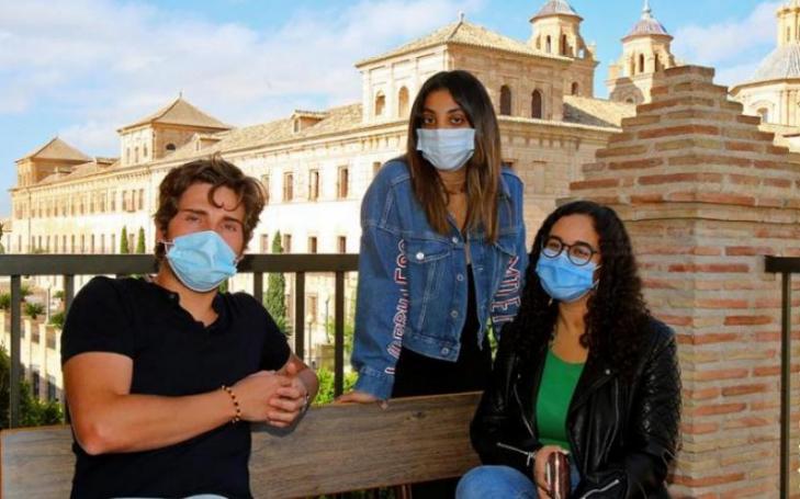 Franz (Germany), Helena (Lebanon) and Lina (Egypt) BBA students at UCAM