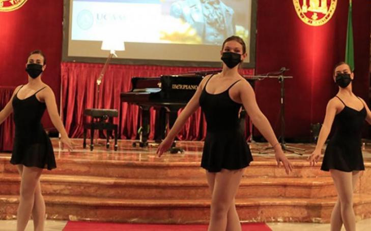 UCAM Dance Company, during the commemoration of the act