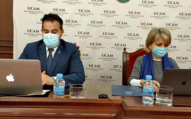 Pablo Jorge Marcos, principal investigator of the Life Age project, and Estrella Núñez, vice-rector for Research at UCAM, during the opening of the congress from the Chapter House of the Los Jerónimos Monastery.