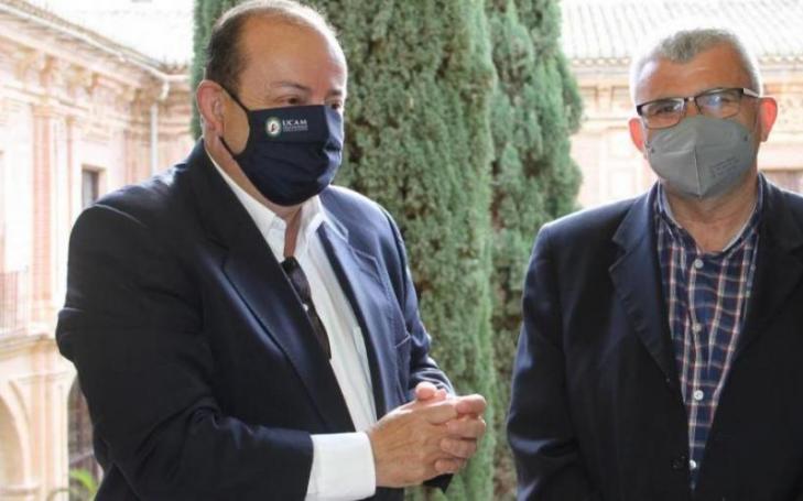 Víctor Meseguer and Valentín Molina, vicedirectors of the degree