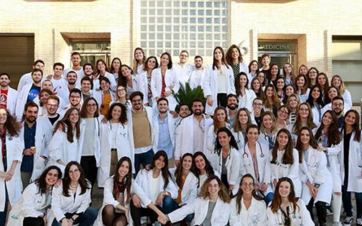 UCAM medical graduates in front of the UCAM building (stock image, February 2020).