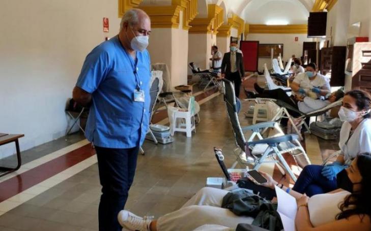 Blood donation at Los Jerónimos Campus