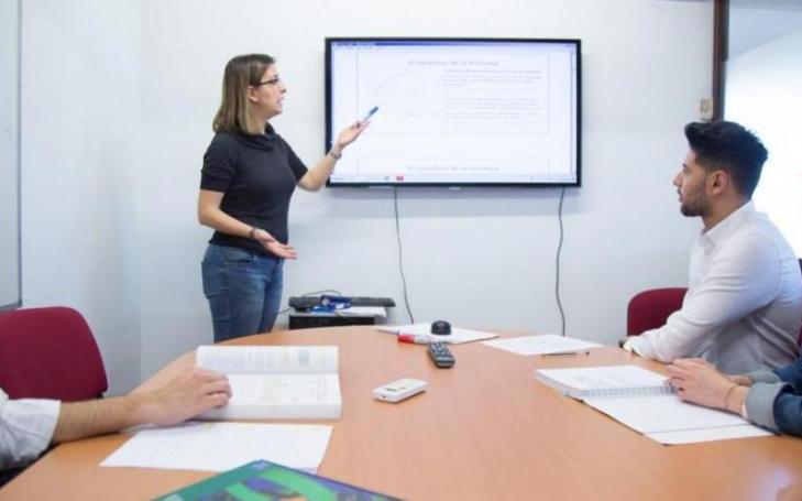 Its faculty of Business and Legal Sciences offers Bachelor’s Degrees in Business Administration and Management, Marketing and Commercial Management, Labour Relations and Human Resources, and Tourism