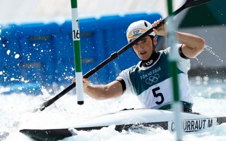 In a spectacular final, the Spanish UCAM canoeist wins silver, her third Olympic medal after gold in Rio and bronze in London.
