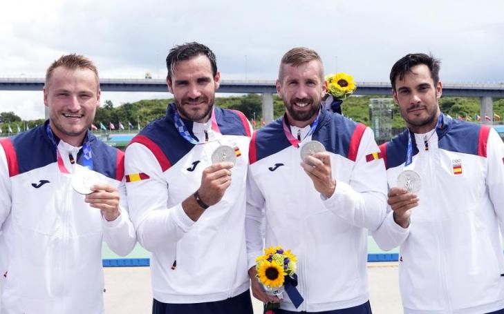 Marcus Cooper Walz, Saúl Craviotto, Carlos Arévalo and Rodrigo Germade with the silver medal at Tokyo 2020 / Photo: COE