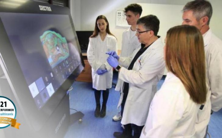 In addition, U-Multirank places this degree of the Catholic University in the Top-25 in Europe for its innovative teaching method, after evaluating more than 2,000 higher education institutions. The ranking, promoted by the European Union, positions Medicine, Nursing, Psychology and Pharmacy of the Catholic University as the highest rated in the in the Top 12 in Spain.