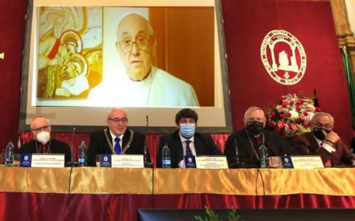 The Official Opening Ceremony of the Academic Year concluded with his speech, in which he thanked &quot;all the work done&quot; by the Universidad Católica during these 25 years, encouraging it to &quot;move forward, sowing hope&quot;.”