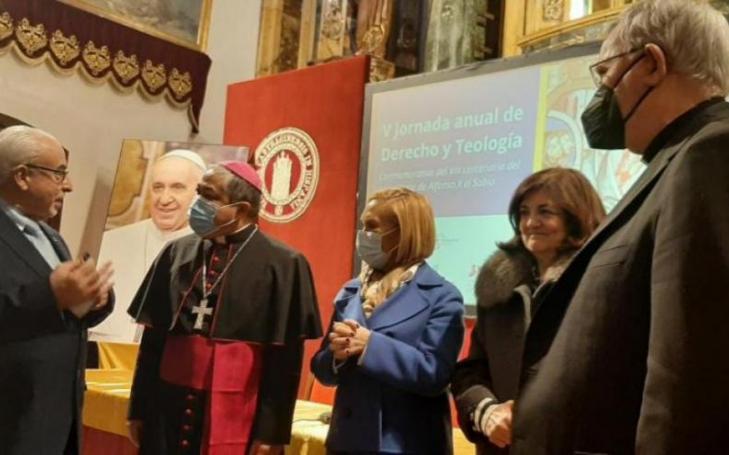 José Luis Mendoza, Bernardito Cleopás, Josefina García, María Dolores García and José Manuel Lorca Planes, during the ceremony, which took place in the Monastery of Los Jerónimos