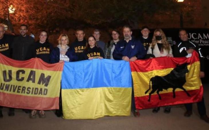 Volunteers from the University Platform for Peace