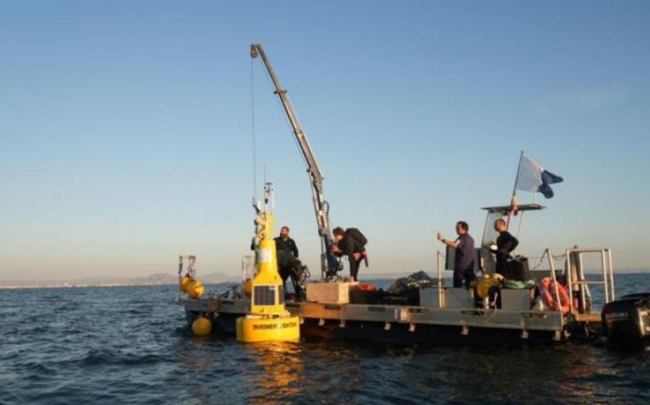 Installation of the first intelligent buoy in Mar Menor