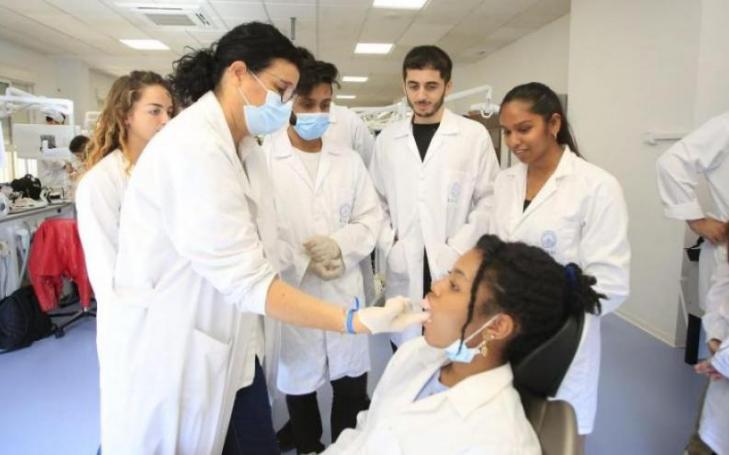 The Degree in Dentistry at UCAM, which is taught in Spanish and bilingual, is one of the degrees with a high number of international students.