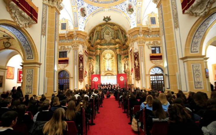Children from the schools of the Alma Mater Foundation sing for Christmas