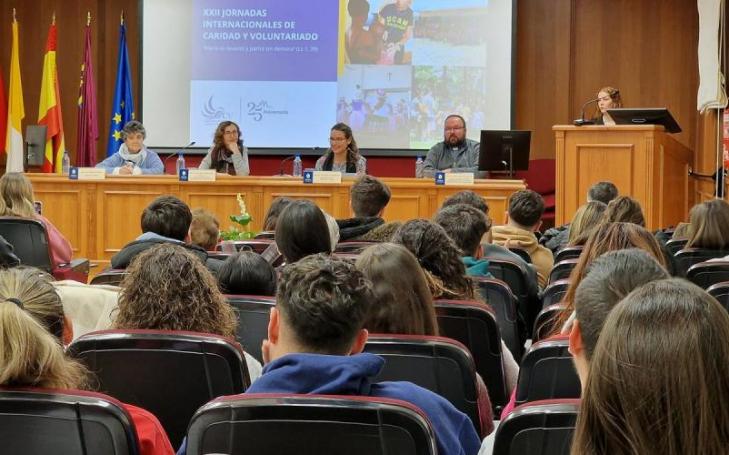 Missionaries and volunteers demand more social involvement