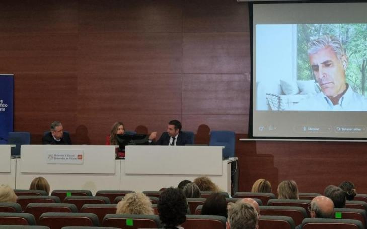 University endowment, a new way to promote social work