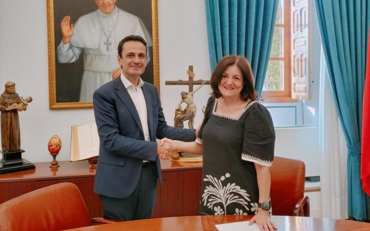 UCAM has signed an agreement with CaixaBank to help students pay their enrolment fees