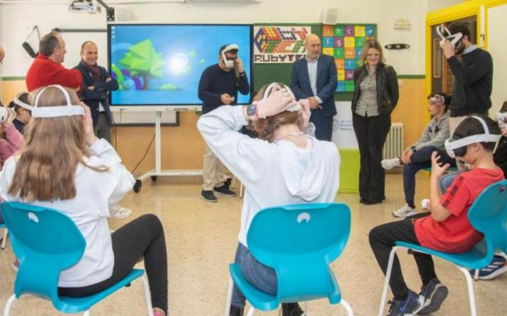 The students of the Federico Arce Public School in Murcia have starred in the recording of a Virtual Reality video on CPR.