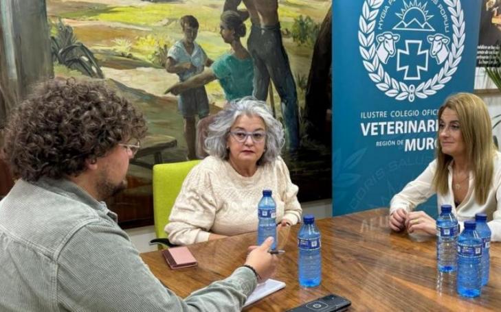 Signing of the agreement UCAM - Illustrious College of Veterinarians