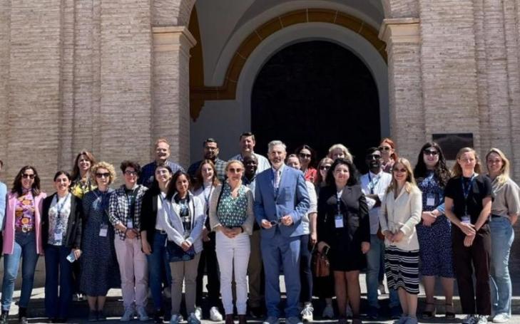 Participants at the UCAM Staff Week, together with Pablo Blesa, vice-rector of International Relations and Communication of the University, and Lonneke Meijer, coordinator of the event.