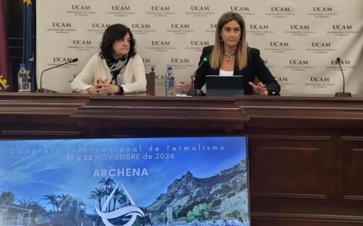 María Dolores García, UCAM President, and Patricia Fernández, Mayoress of Archena, during the presentation