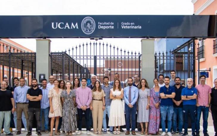 Family photo of the Faculty of Sports
