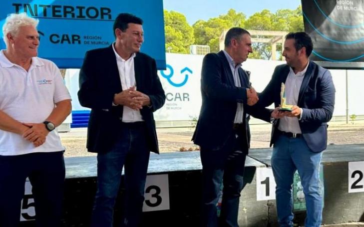 José Luis Mendoza García, Director of Institutional Relations at UCAM, collected the award on behalf of the president of the university.