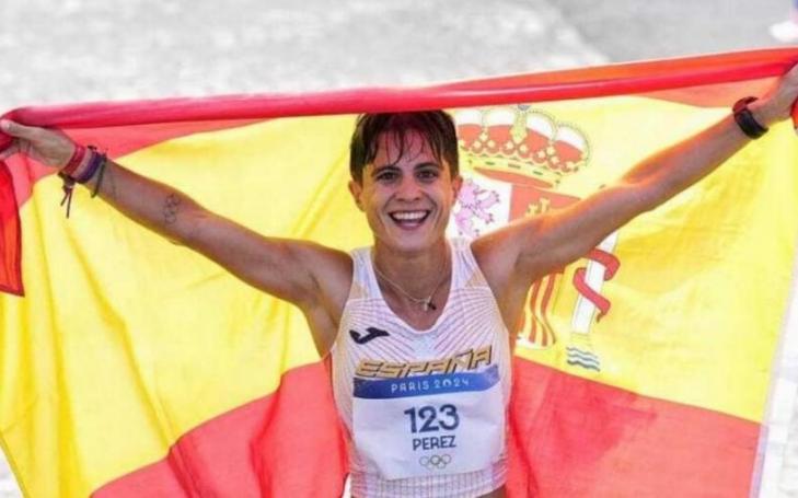María Pérez celebrates her silver medal in Paris 2024 (Photo: COE - Spanish Olympic Committee)