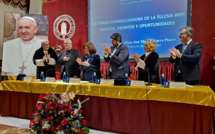 José Manuel Lorca Planes, Bishop of the Diocese of Cartagena, gave the Inaugural Lecture