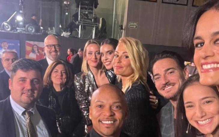 María Dolores García, UCAM President, with some of the Olympic athletes at the Spanish Olympic Committee Gala.