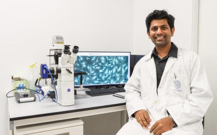 Researcher Jeevithan Elango showing the hydrogel at a microscopic level in the UCAM HiTech laboratory.