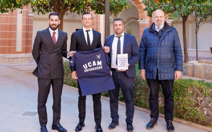 Juan Pablo Mendoza, Aldo Martínez, José Luis Mendoza and Pablo Rosique after signing the appointment