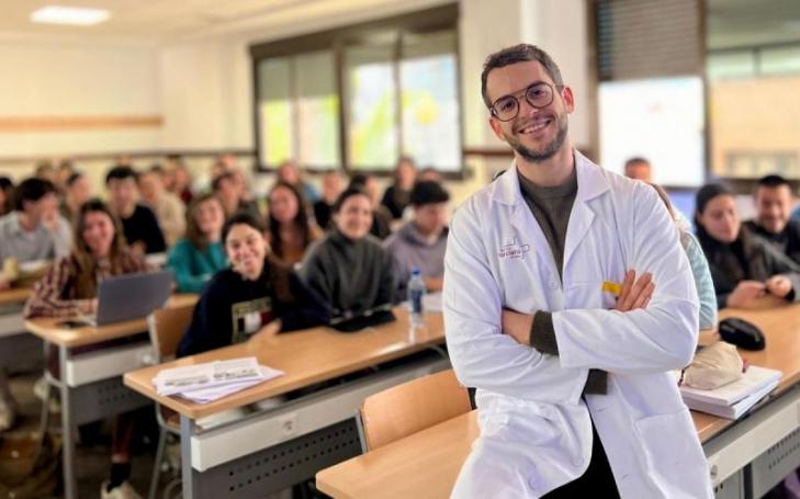 José Manuel Felices before beginning one of his classes at UCAM.