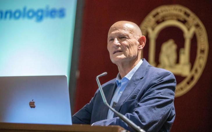 Juan Carlos Izpisúa during a talk at the Temple of the Monastery of Los Jerónimos, UCAM premises