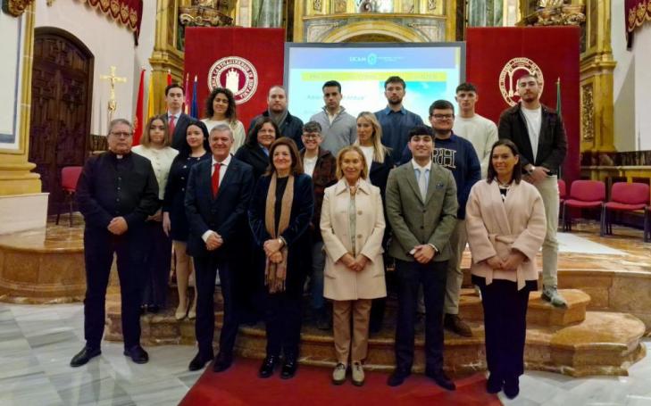 Members of the new UCAM Student Council together with the UCAM President, UCAM Rector, UCAM Vice-Rector of Quality and Academic Planning and the Senior Chaplain.