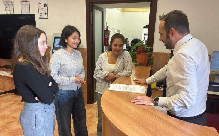 Students during an appointment in the Student Care department at the Los Jerónimos Campus