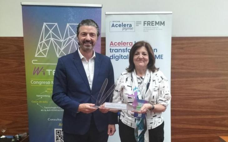 The UCAM President received the award from Alfonso Hernández, President of FREMM.