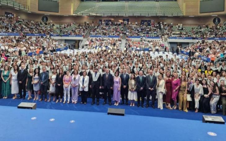 Family photo after the Graduation Ceremony of the Faculty of Nursing