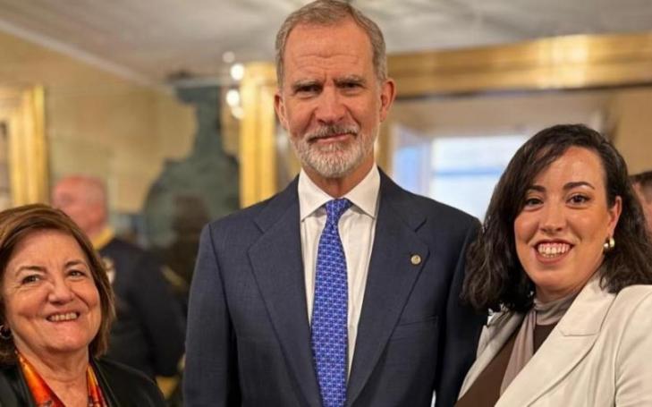 María Dolores García, UCAM president, and María Mendoza, member of the Board of Trustees of the Fundación Universitaria San Antonio, together with Felipe VI, King of Spain.