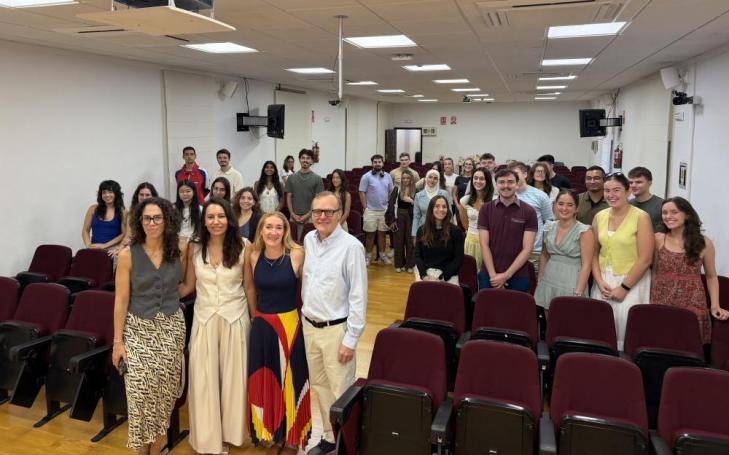 Group photo of the students and lecturers from the three participating universities.