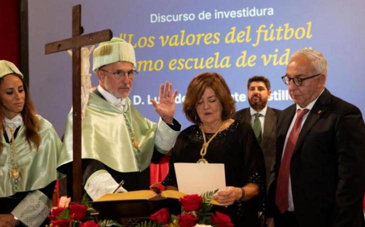 One of the most moving moments of the ceremony came when the Spain head coach took the oath confirming his appointment
