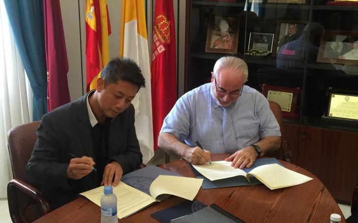 UCAM signs a Strategic Partnership Agreement with the De La Salle – College of St Benilde to further strengthen its presence in the Philippines