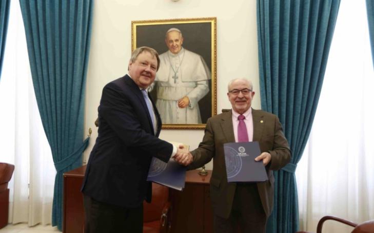 UCAM signs a new agreement with EU Business School UCAM signs a new agreement with EU Business School