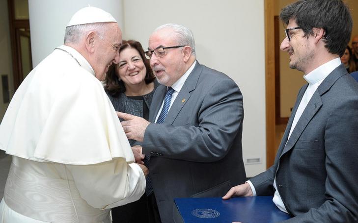 The Pope encourages José Luis Mendoza to &quot;continue with the projects and support for the Church&quot;