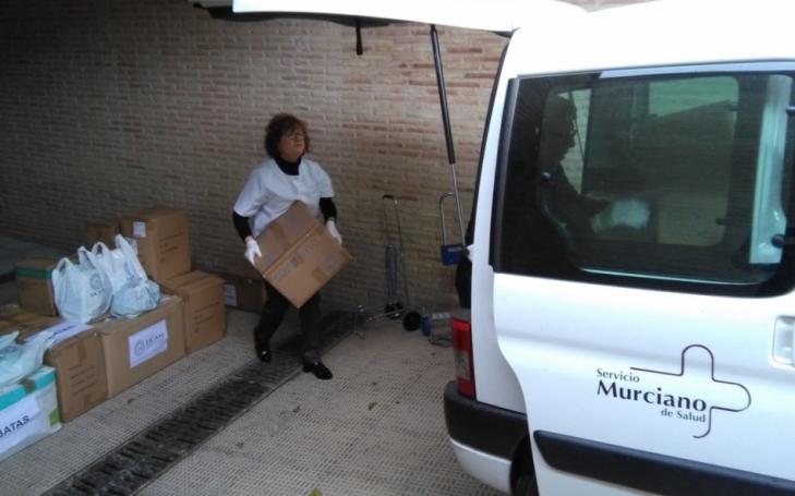 UCAM donates more than 3,300 surgical gown and boot swabs and it elaborates 3D facial protections UCAM donates more than 3,300 surgical gown and boot swabs and it elaborates 3D facial protections