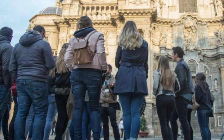 Students of UCAM submit proposals to the World Tourism Organization to revive the sector