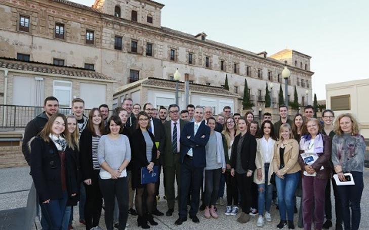 Thirty professionals from leading German companies are trained at UCAM