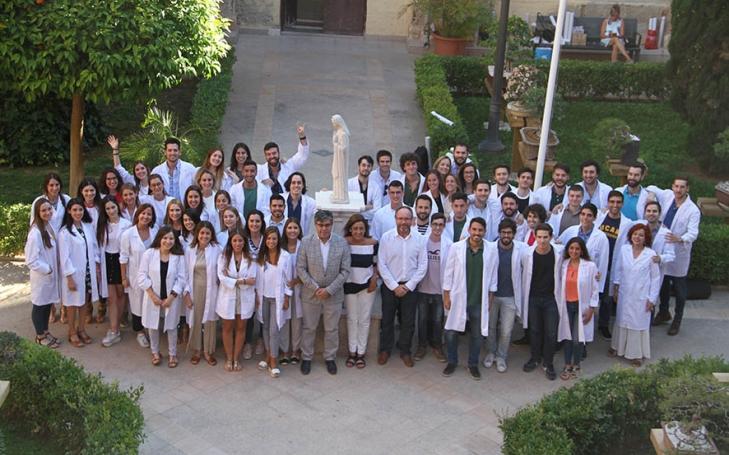 The first doctors of the Catholic University are already choosing their specializations