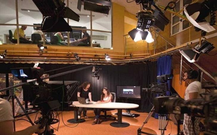 UCAM Laboratories: Social Sciences and Communication UCAM Laboratories: Social Sciences and Communication