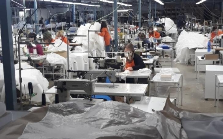 UCAM buys polypropylene fabric to make 25,000 surgical gowns for the Murcia Health Service UCAM buys polypropylene fabric to make 25,000 surgical gowns for the Murcia Health Service