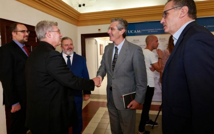 UCAM students of Business Administration and Management (BBA) will be able to obtain a diploma also from the European University of Rome