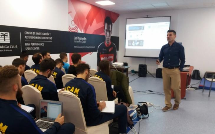 'First Division' professors in UCAM postgraduate courses 'First Division' professors in UCAM postgraduate courses